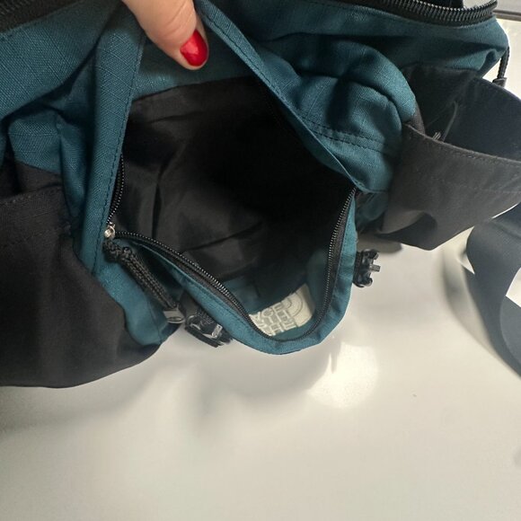 North Face hip pack with shoulder strap - Picture 3 of 7